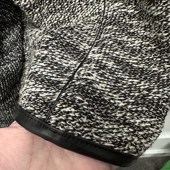 Torrid Sz 4 Cardigan/Jacket. EUC - Picture 5 of 5